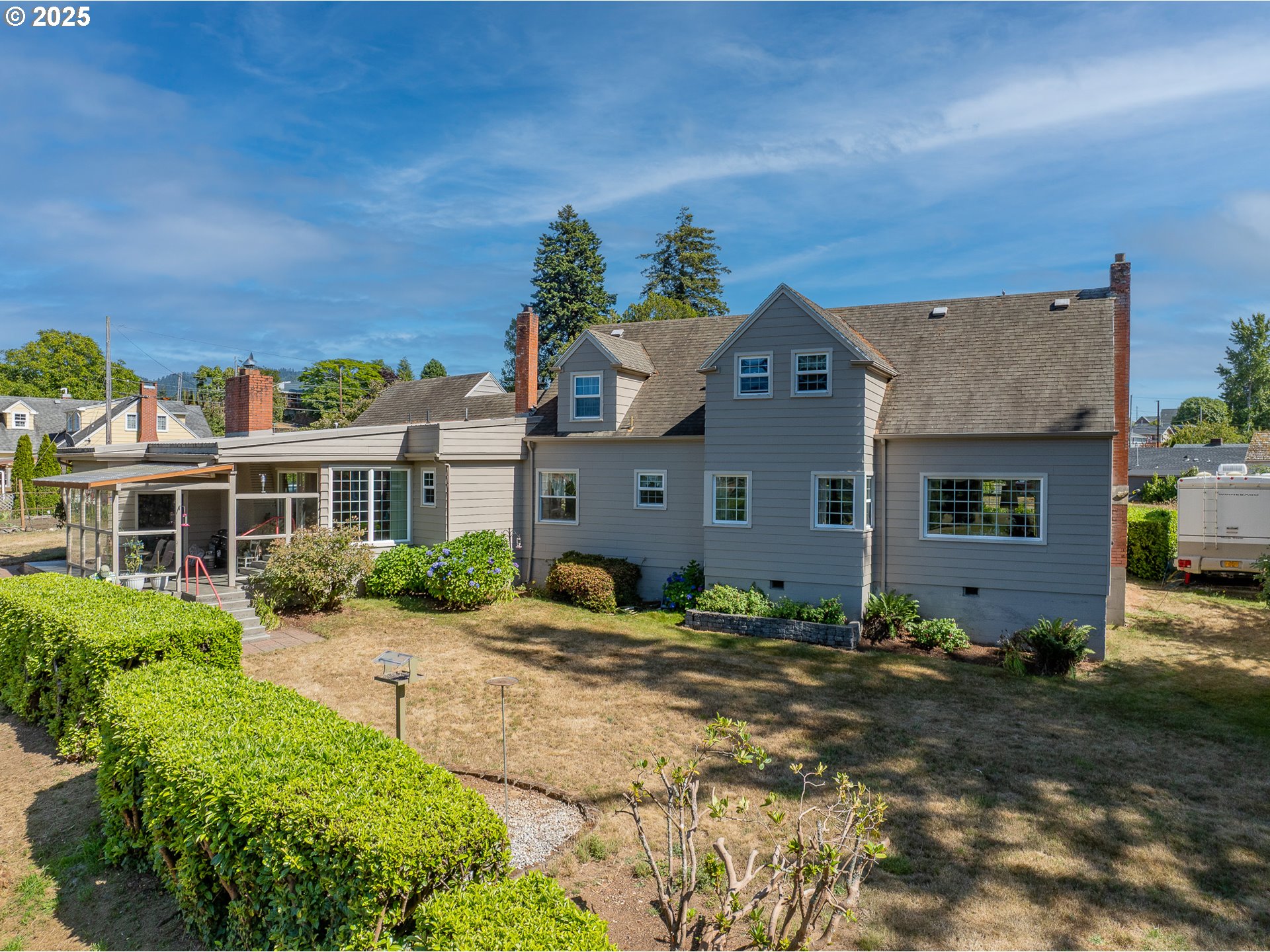1211 Fairview Street Myrtle Point, OR 97458 - Photo 4 of 48 a front view of a house with a yard