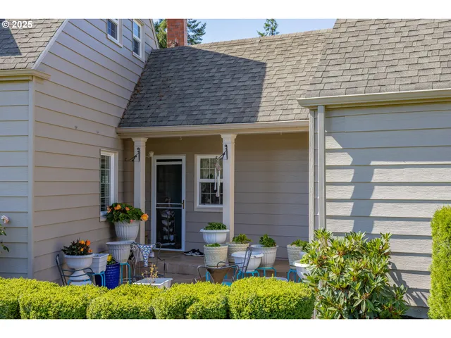 $599,900 | 1211 Fairview Street, Myrtle Point, OR 97458