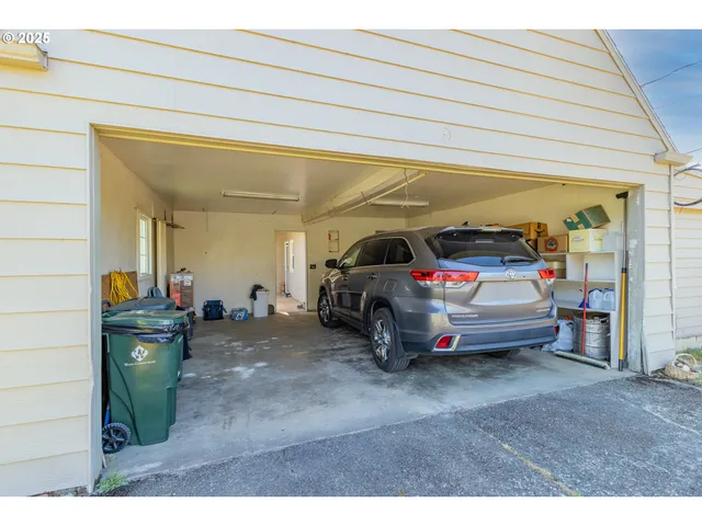 $599,900 | 1211 Fairview Street, Myrtle Point, OR 97458