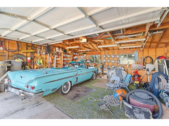 $599,900 | 1211 Fairview Street, Myrtle Point, OR 97458