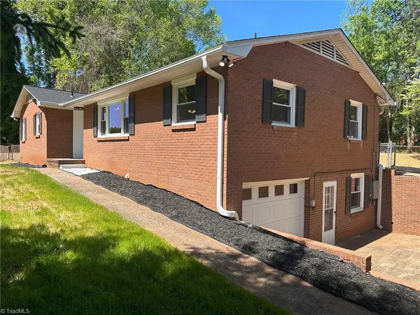 $349,900 | 4300 Lisa Drive, Winston-Salem, NC 27103