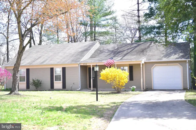 a house view with a outdoor space