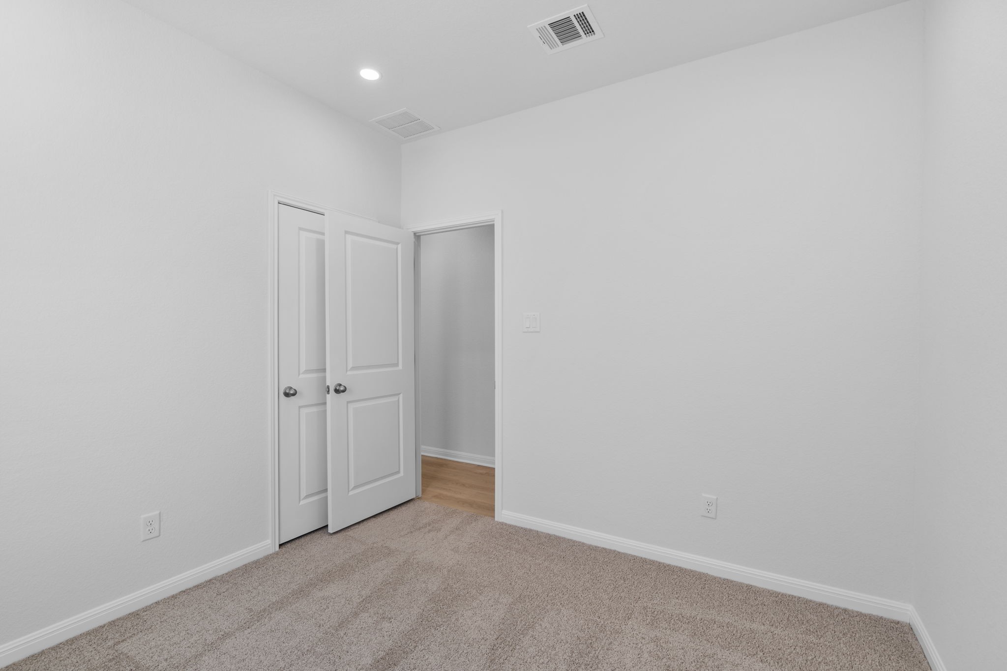 129 Hatari Trail Jarrell, TX 76537 - Photo 15 of 33