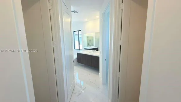 $18,500 | 19708 Northeast 14th Avenue, Miami, FL 33179