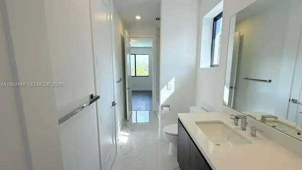 $18,500 | 19708 Northeast 14th Avenue, Miami, FL 33179