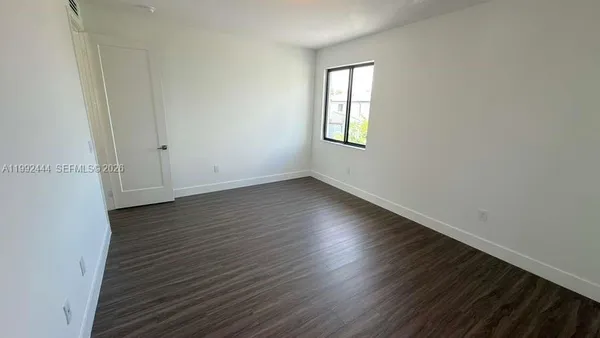 $18,500 | 19708 Northeast 14th Avenue, Miami, FL 33179