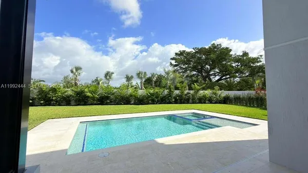 $18,500 | 19708 Northeast 14th Avenue, Miami, FL 33179