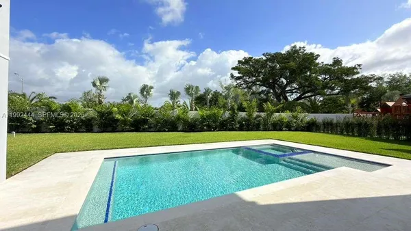 $18,500 | 19708 Northeast 14th Avenue, Miami, FL 33179