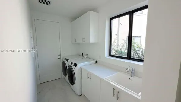 $18,500 | 19708 Northeast 14th Avenue, Miami, FL 33179