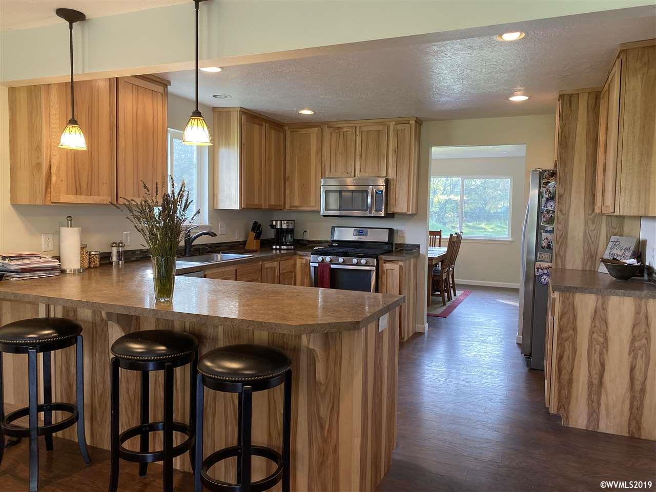 10725 Mix Road Southeast Aumsville, OR 97325 - Photo 2 of 23
