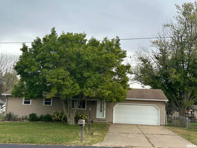 $180,000 | 607 South Summit Drive, Washington, IL 61571