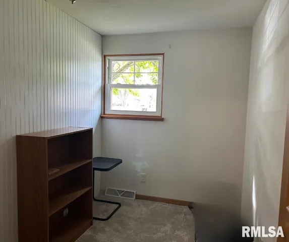 $180,000 | 607 South Summit Drive, Washington, IL 61571