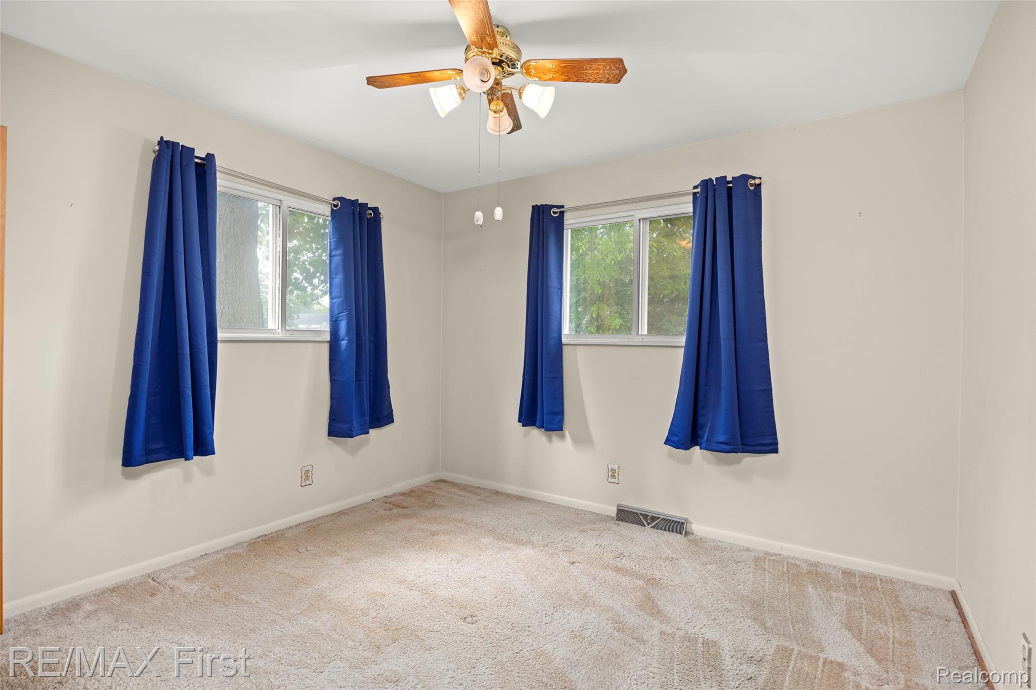 2070 Walton Blvd. Rochester, MI 48309 - Photo 12 of 25 2070 Walton Blvd 12.jpg