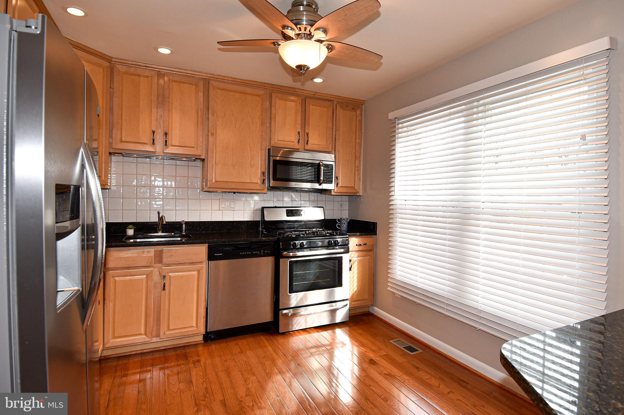 2412 Alsop Court Reston, VA 20191 - Photo 16 of 44 Plenty of cupboard space...