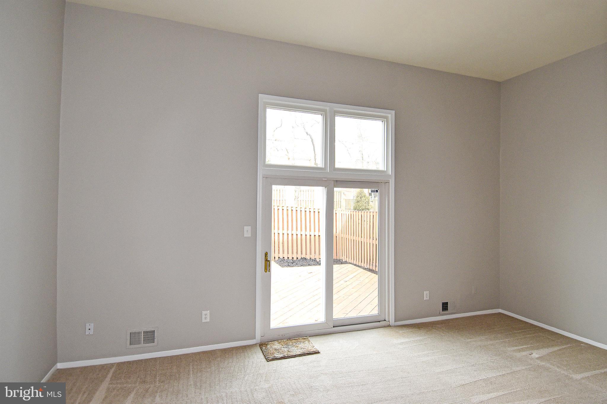 2412 Alsop Court Reston, VA 20191 - Photo 9 of 44 ... and a soaring ceiling...