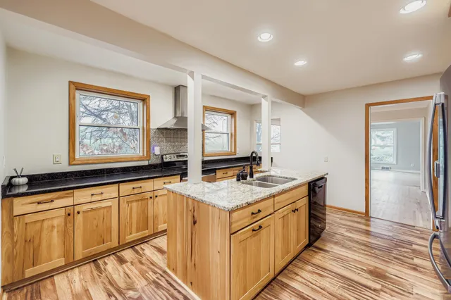 $489,900 | 1581 West Pinehurst Avenue, St. Paul, MN 55116