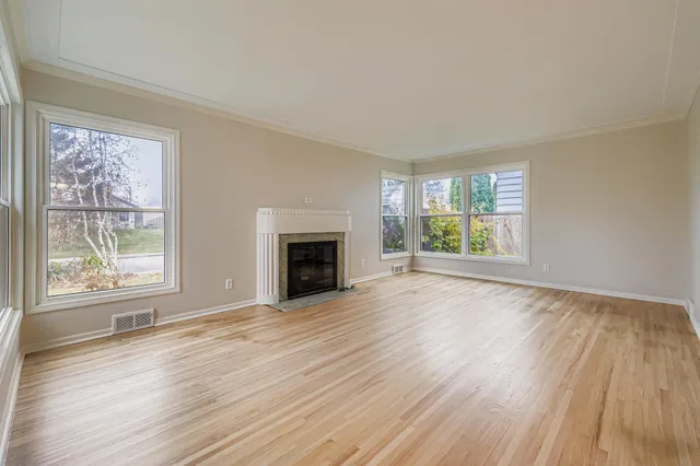 $489,900 | 1581 West Pinehurst Avenue, St. Paul, MN 55116