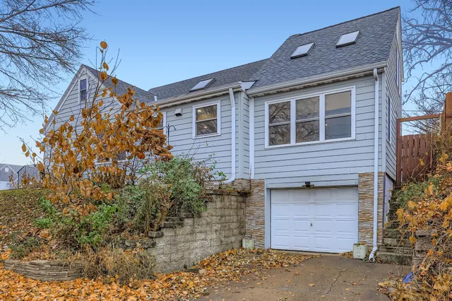 $489,900 | 1581 West Pinehurst Avenue, St. Paul, MN 55116