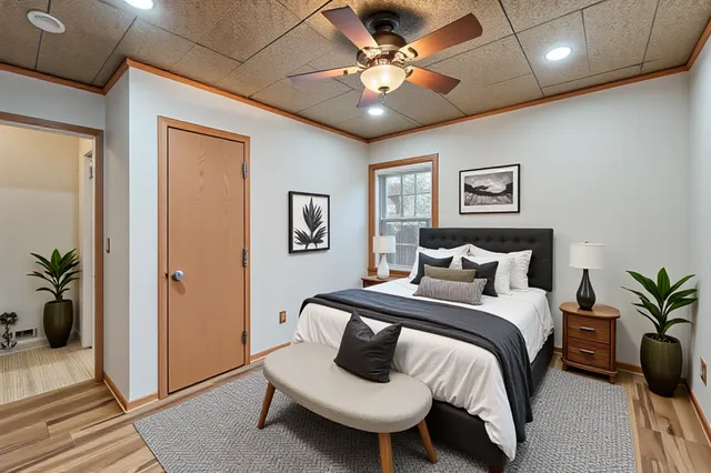 $489,900 | 1581 West Pinehurst Avenue, St. Paul, MN 55116