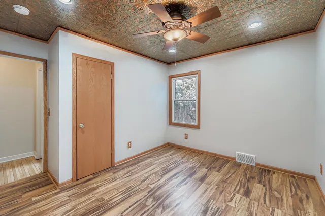 $489,900 | 1581 West Pinehurst Avenue, St. Paul, MN 55116