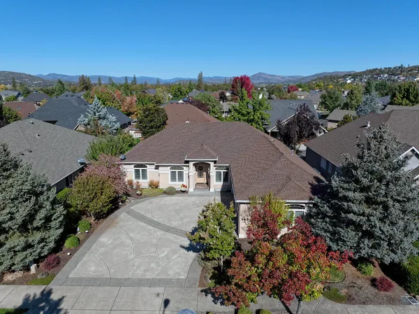 $506,000 | 869 St Andrews Way, Eagle Point, OR 97524