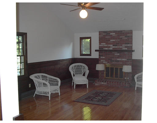 49 Berkeley Road North Andover, MA 01845 - Photo 8 of 11 Gallery Image 8