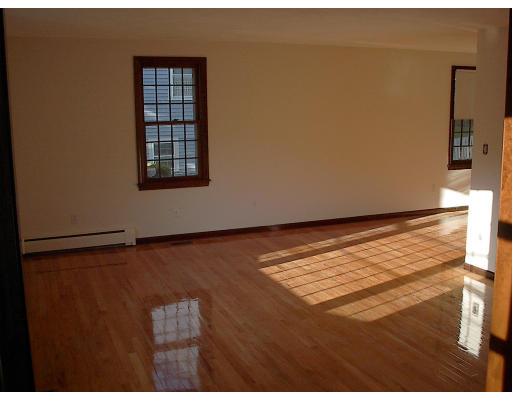 49 Berkeley Road North Andover, MA 01845 - Photo 10 of 11 Gallery Image 10