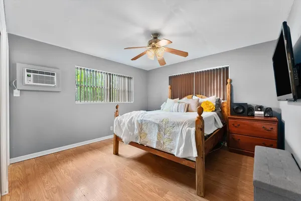 $469,900 | 1428 East River Drive, Margate, FL 33063