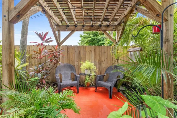 $469,900 | 1428 East River Drive, Margate, FL 33063