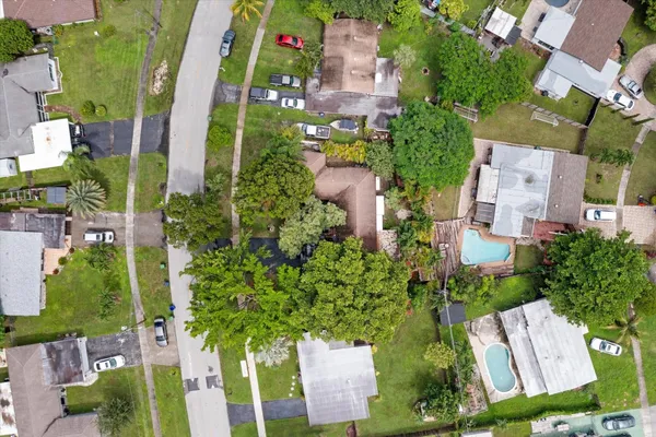 $469,900 | 1428 East River Drive, Margate, FL 33063