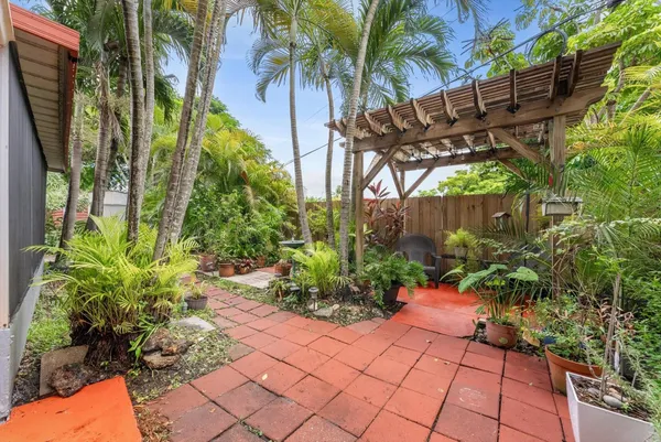 $469,900 | 1428 East River Drive, Margate, FL 33063