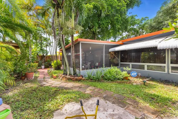 $469,900 | 1428 East River Drive, Margate, FL 33063