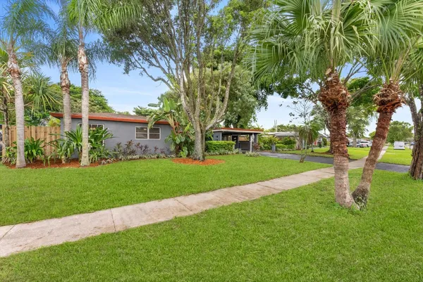 $469,900 | 1428 East River Drive, Margate, FL 33063