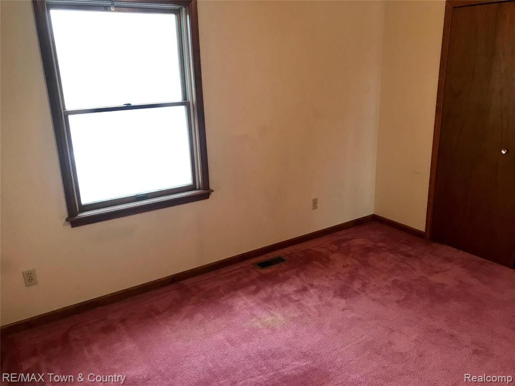 4271 East Carpenter Road Flint, MI 48506 - Photo 30 of 44