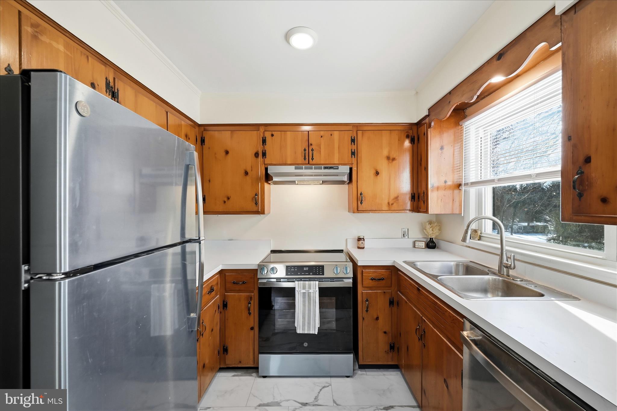 311 South Buckmarsh Street Berryville, VA 22611 - Photo 11 of 47 Kitchen