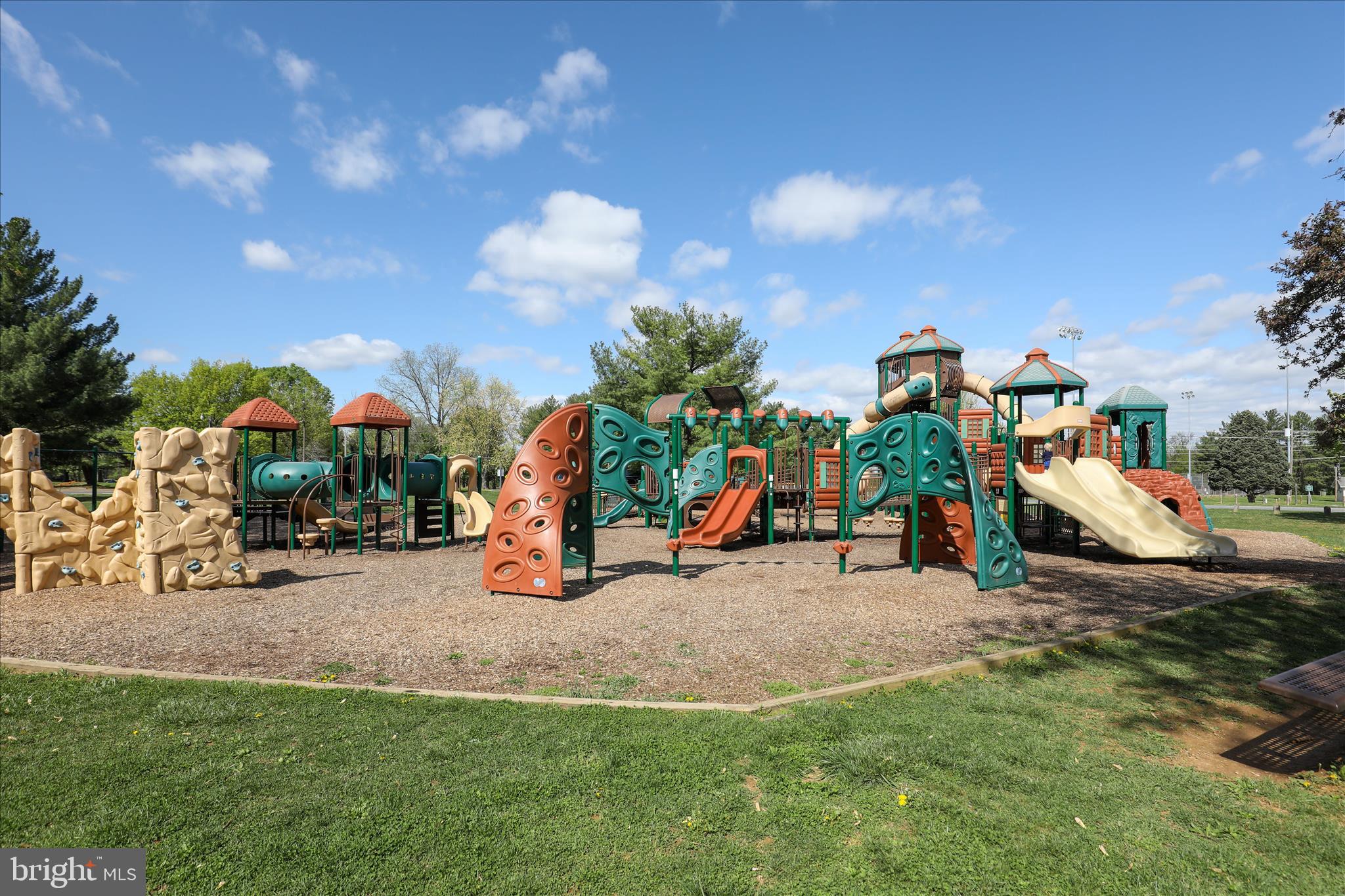 311 South Buckmarsh Street Berryville, VA 22611 - Photo 37 of 47 01-Community Photos