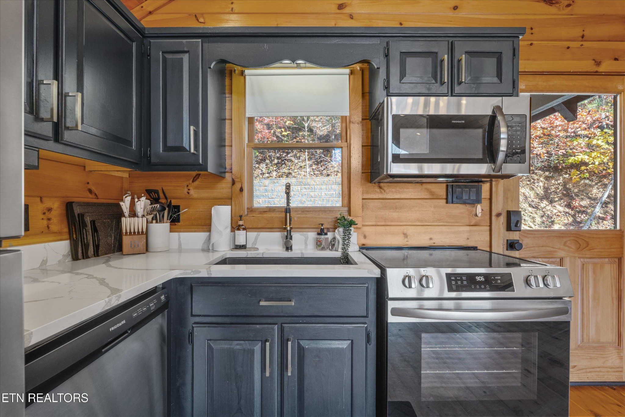 3898 Millers Ridge Way Sevierville, TN 37862 - Photo 8 of 42 Gallery Image 8