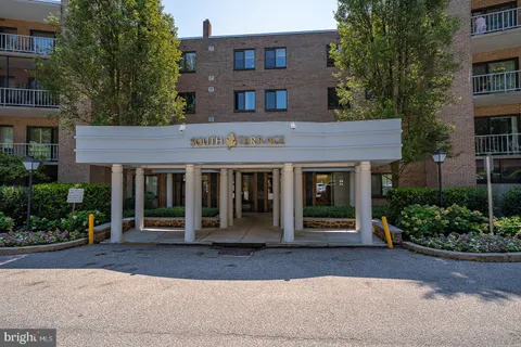 $349,890 | 1637 Oakwood Drive, Unit S114, Penn Valley, PA 19072