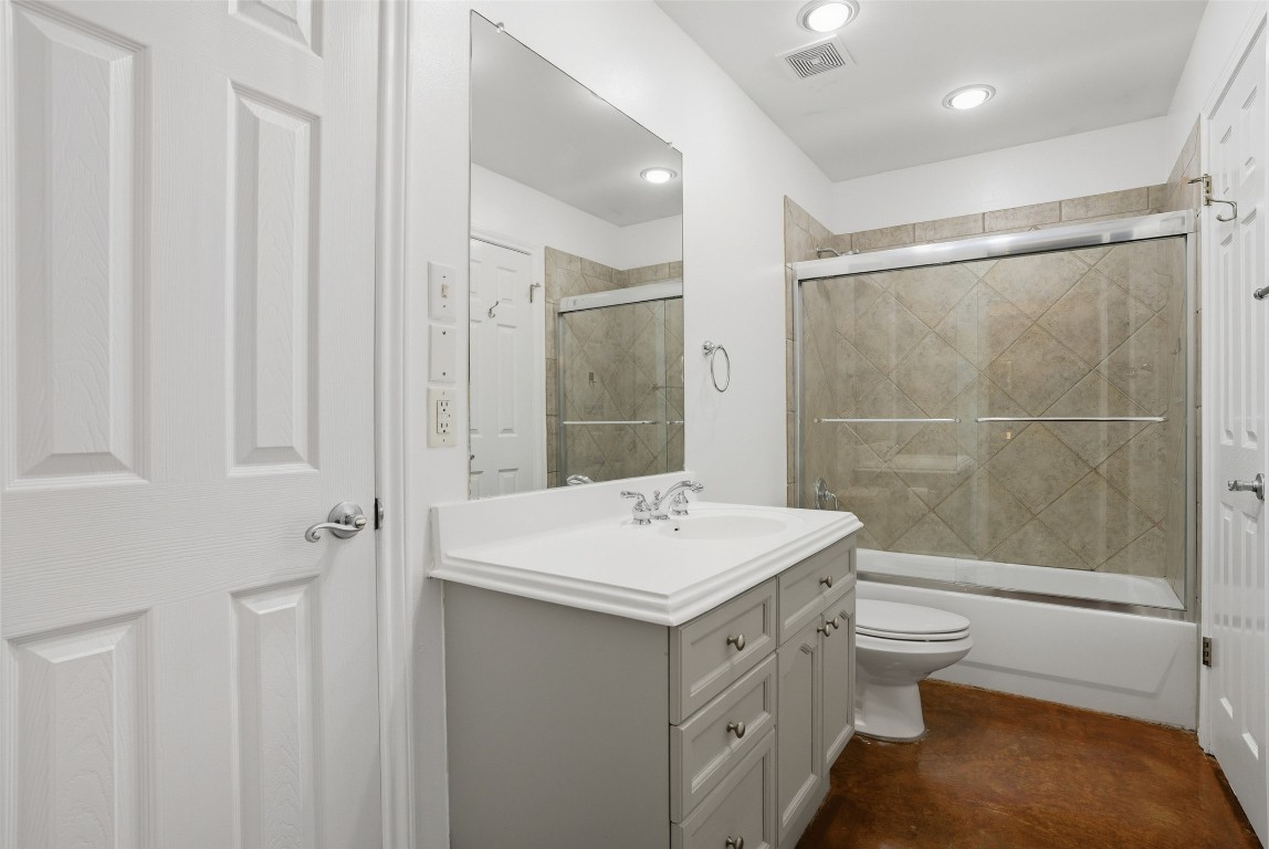 2918 Ranch To Market Road 620, Unit V267 Austin, TX 78734 - Photo 12 of 40 Guest bathroom.