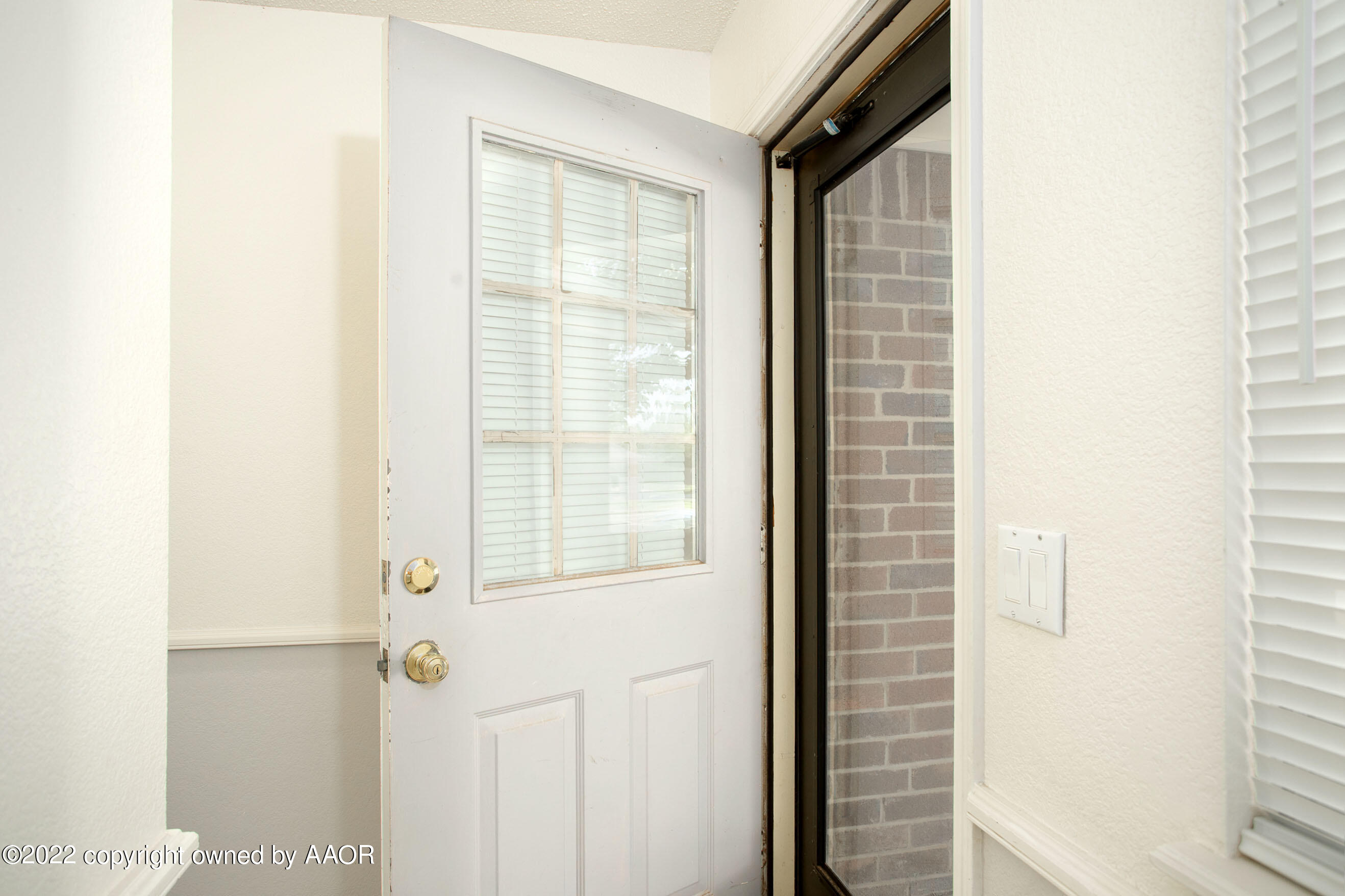 5202 Raindrop Lane Amarillo, TX 79110 - Photo 2 of 21 Entryway