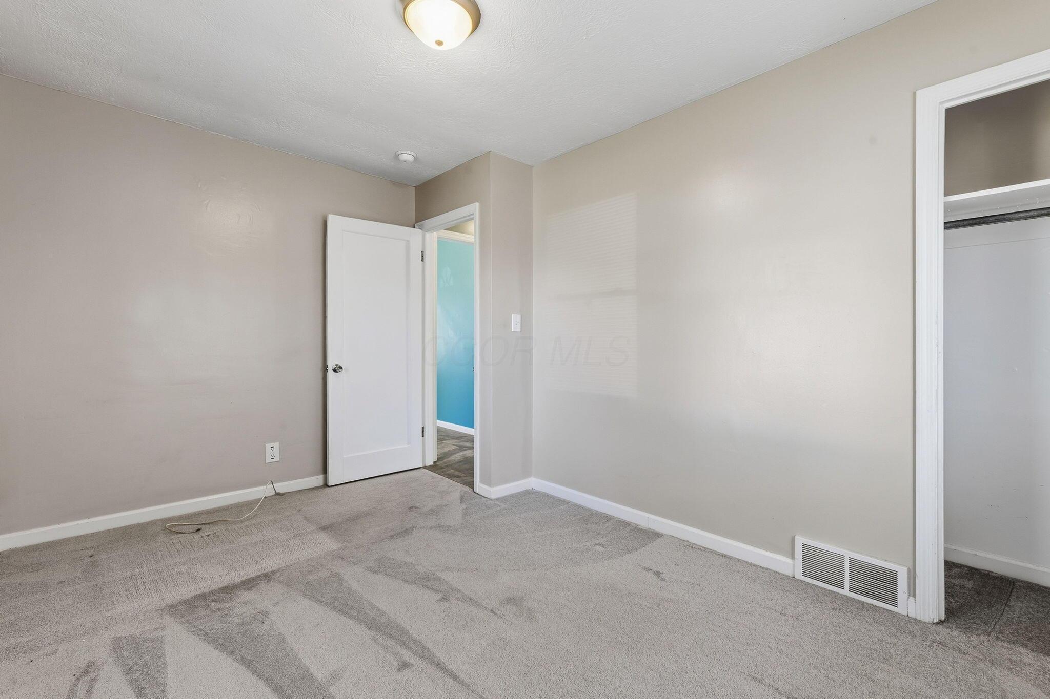 1713 Huy Road Columbus, OH 43224 - Photo 17 of 42 28-web-or-mls-1713HuyRoad_Hommati102 (11