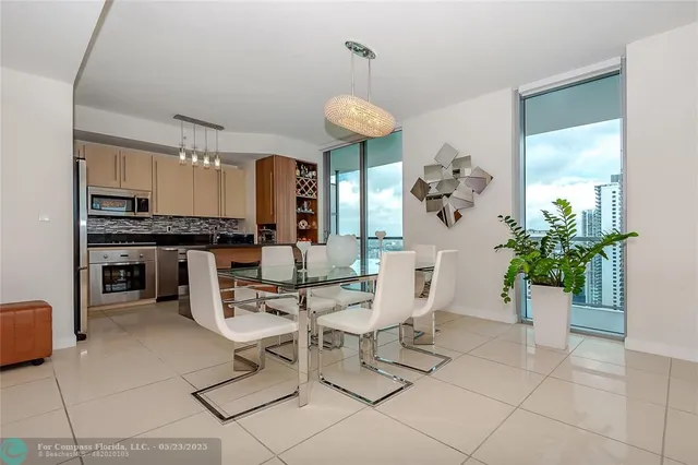 $6,850 | 1111 Southwest 1st Avenue, Unit PH3920, Miami, FL 33130