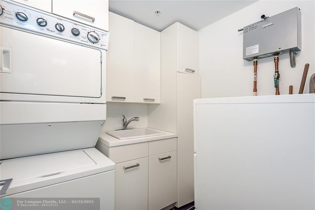 1111 Southwest 1st Avenue, Unit PH3920 Miami, FL 33130 - Photo 11 of 19