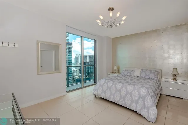 $6,850 | 1111 Southwest 1st Avenue, Unit PH3920, Miami, FL 33130