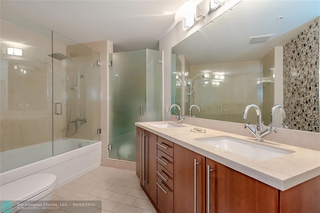 1111 Southwest 1st Avenue, Unit PH3920 Miami, FL 33130 - Photo 15 of 19