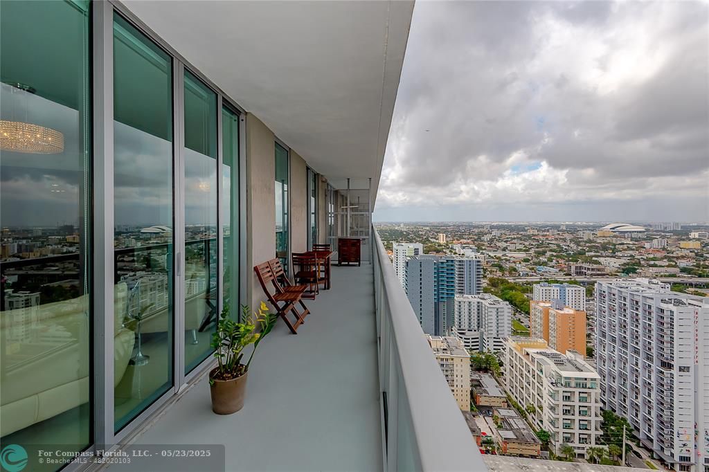 1111 Southwest 1st Avenue, Unit PH3920 Miami, FL 33130 - Photo 17 of 19