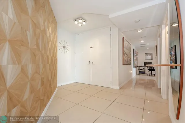 $6,850 | 1111 Southwest 1st Avenue, Unit PH3920, Miami, FL 33130