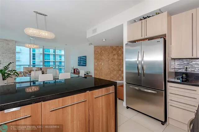 $6,850 | 1111 Southwest 1st Avenue, Unit PH3920, Miami, FL 33130