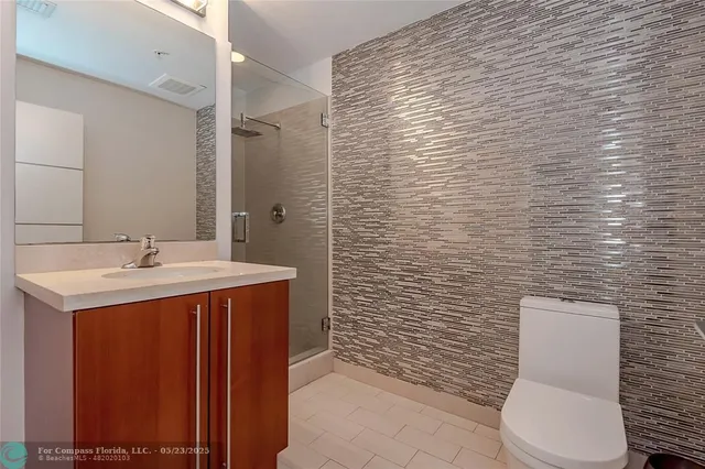 $6,850 | 1111 Southwest 1st Avenue, Unit PH3920, Miami, FL 33130