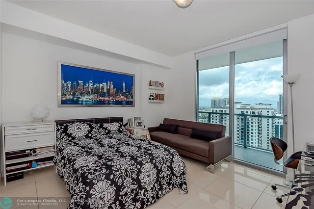 $6,850 | 1111 Southwest 1st Avenue, Unit PH3920, Miami, FL 33130